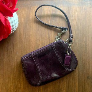 💖 COACH Wristlet | Purple Patent Leather
